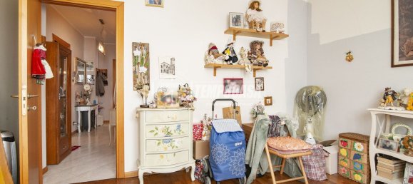 3-salle Appartement à Senago, Italy No. 223072 25