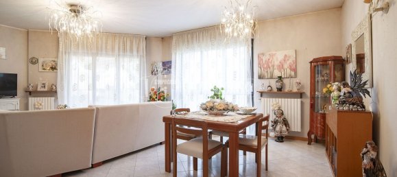 3-salle Appartement à Senago, Italy No. 223072 7
