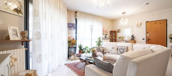 3-salle Appartement à Senago, Italy No. 223072 12