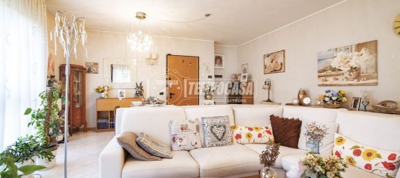 3-salle Appartement à Senago, Italy No. 223072 2