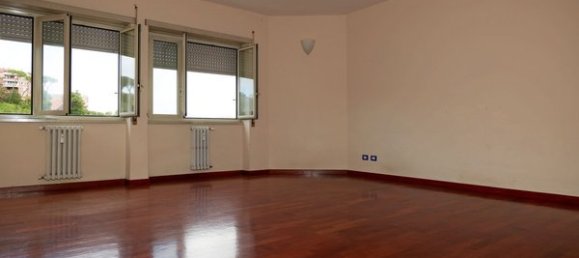 3 rooms Apartment in Rome, Italy No. 72749 20