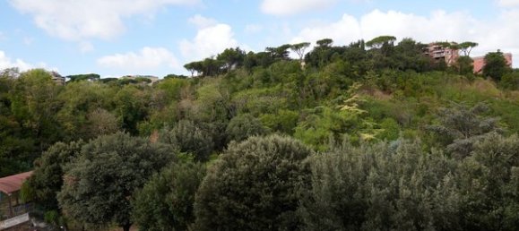 3 rooms Apartment in Rome, Italy No. 72749 2