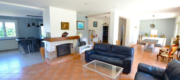 4 bedrooms Villa in Taluyers, France No. 99836 10