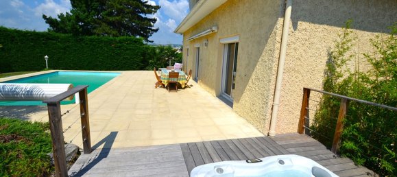 4 bedrooms Villa in Taluyers, France No. 99836 6