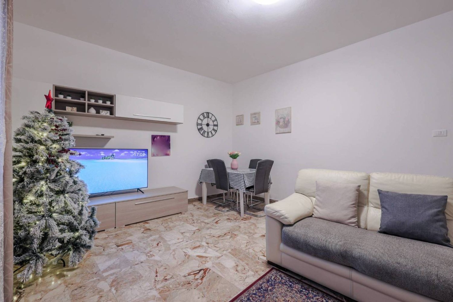 Apartamento de 4 dormitorios en Castel San Pietro Terme, Italy No. 292848