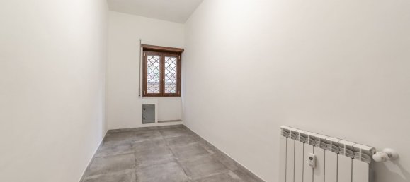 Квартира с 3 комнатами в Рим, Италия № 197359 16