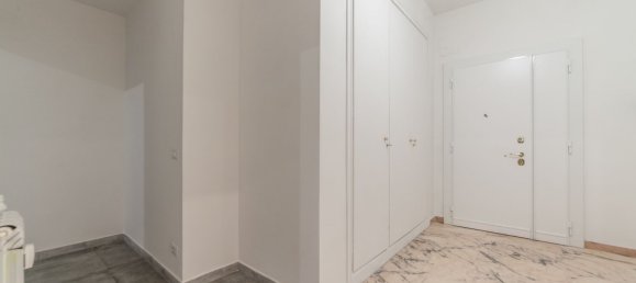 Квартира с 3 комнатами в Рим, Италия № 197359 12