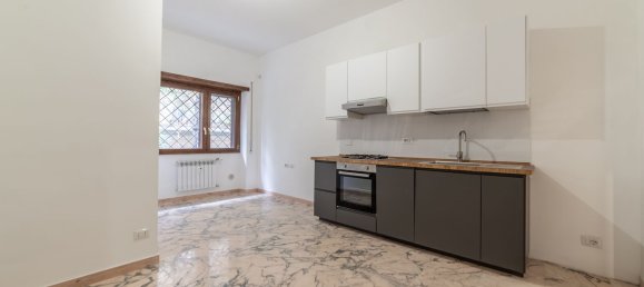 Квартира с 3 комнатами в Рим, Италия № 197359 5