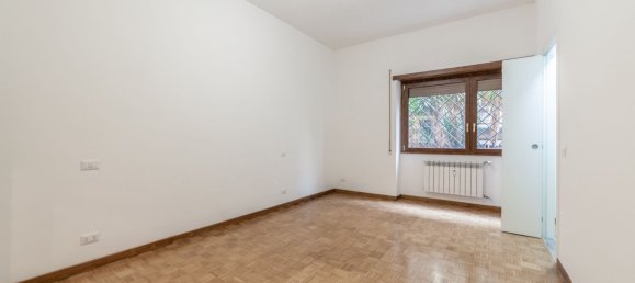 Квартира с 3 комнатами в Рим, Италия № 197359 35