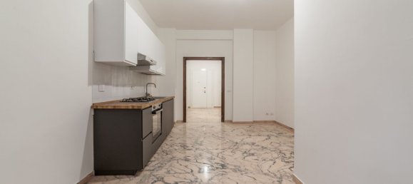 Квартира с 3 комнатами в Рим, Италия № 197359 10