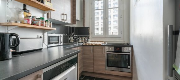 2 bedrooms Apartment in Paris, France No. 115327 5