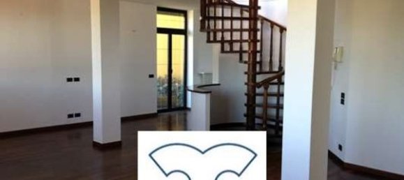 Пентхаус с 6 комнатами в Бусто Арсицио, Италия № 65689 3