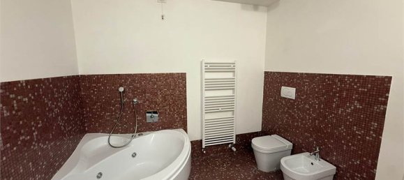 2 chambres Appartement à Ferrara, Italy No. 335109 15