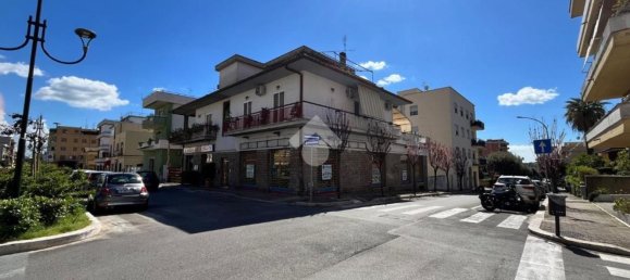 Propriété commerciale à Aprilia, Italy 160m² No. 47715 10