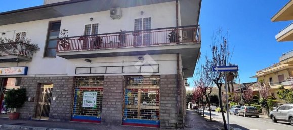 Propriété commerciale à Aprilia, Italy 160m² No. 47715 9