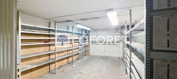 200m² Commercial property in Bressuire, France No. 306950 5