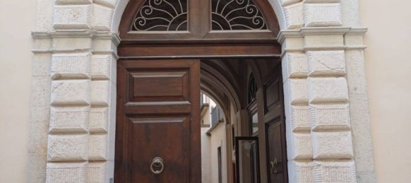 Apartamento de 10 habitaciónes en L'Aquila, Italy No. 212941 3