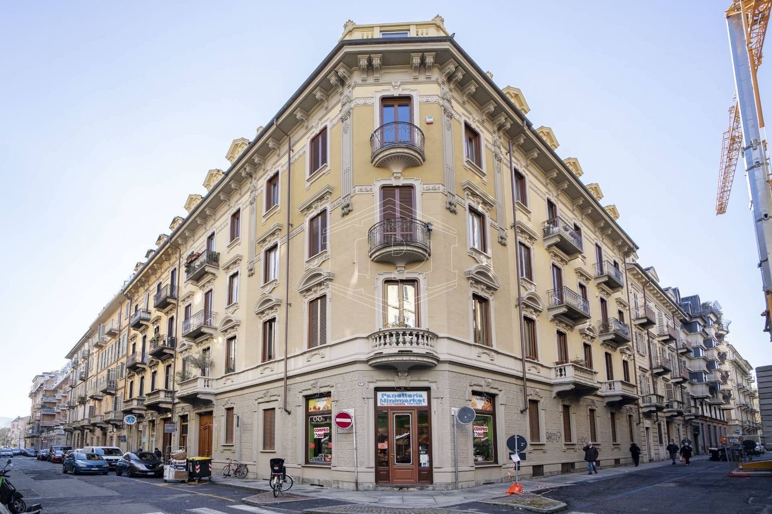 4 rooms Apartment in Turin, Italy No. 207760