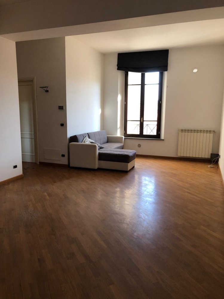 Apartamento T2 em Poggibonsi, Italy N.º 45318