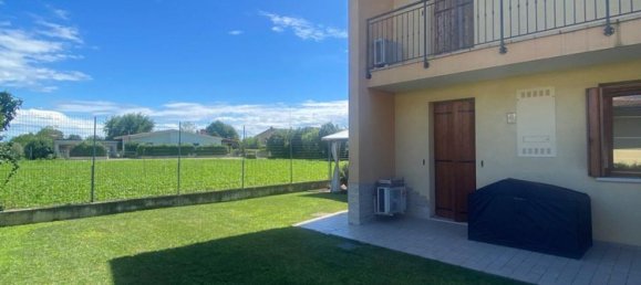 3 rooms Apartment in Trevignano, Italy No. 283404 2
