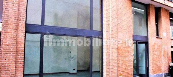 Oficina de 2 habitaciónes en Busto Arsizio, Italy No. 168077 2