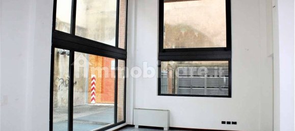 Oficina de 2 habitaciónes en Busto Arsizio, Italy No. 168077 6