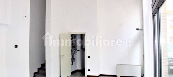 Oficina de 2 habitaciónes en Busto Arsizio, Italy No. 168077 4
