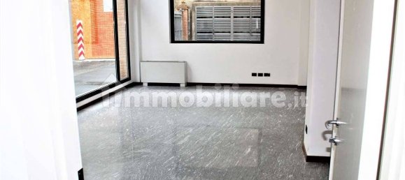 Oficina de 2 habitaciónes en Busto Arsizio, Italy No. 168077 5