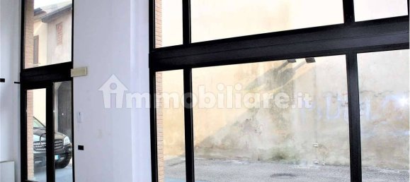 Oficina de 2 habitaciónes en Busto Arsizio, Italy No. 168077 12