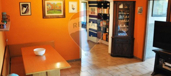 2 bedrooms Apartment in Prato, Italy No. 266430 3