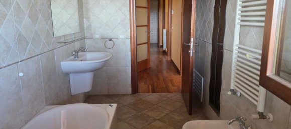 Квартира с 4 спальнями в Дерута, Италия № 377498 15