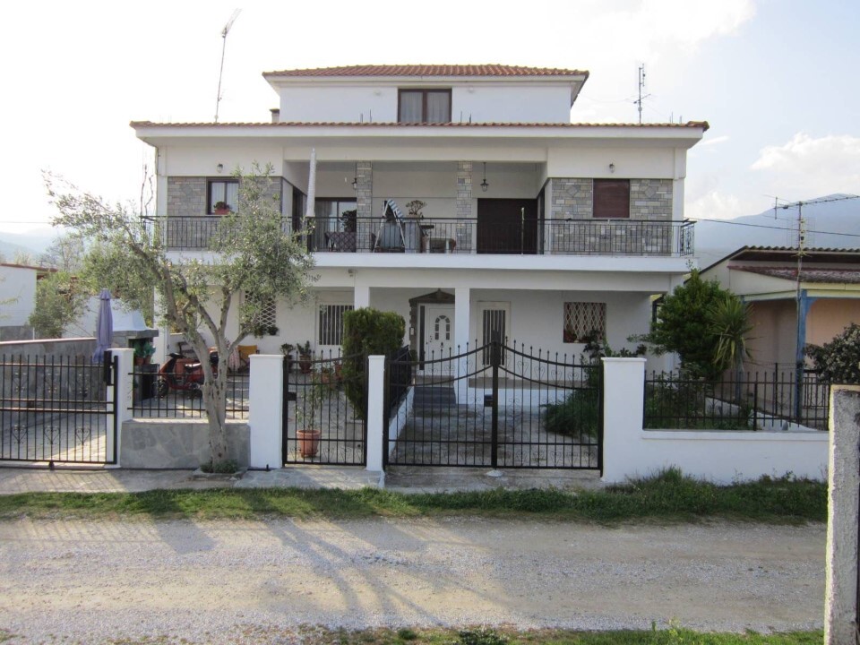 6 bedrooms Office in Thessaloniki, Greece No. 2179