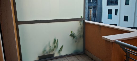 3-salle Appartement à Pescara, Italy No. 3140 15