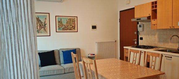 3-salle Appartement à Pescara, Italy No. 3140 11