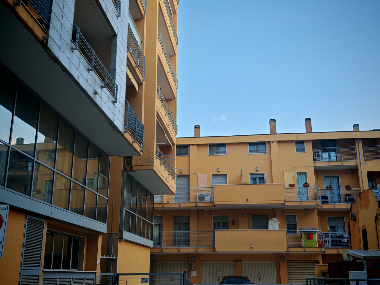 3-salle Appartement à Pescara, Italy No. 3140