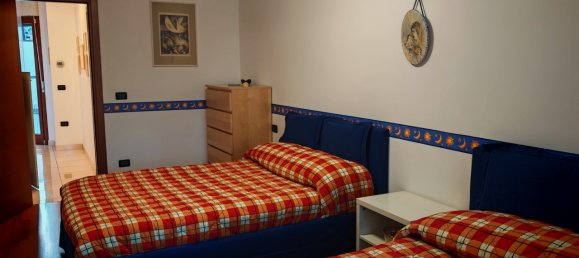 3-salle Appartement à Pescara, Italy No. 3140 8