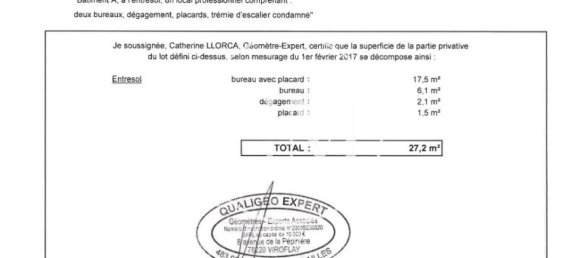 75m² Commercial property in Versailles, France No. 149871 13