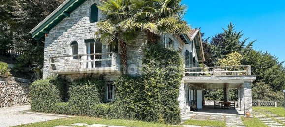 5 غرف نوم فيلا في Belgirate, Italy رقم 281954 44