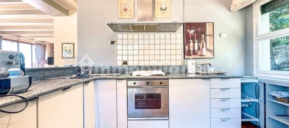 5 غرف نوم فيلا في Belgirate, Italy رقم 281954 9