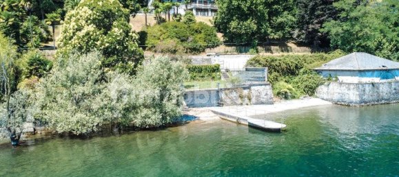 5 غرف نوم فيلا في Belgirate, Italy رقم 281954 40