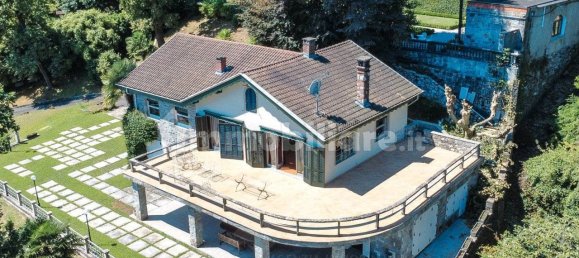 5 غرف نوم فيلا في Belgirate, Italy رقم 281954 2