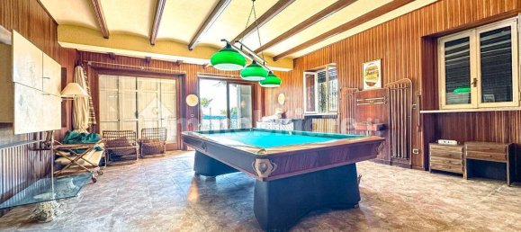 5 غرف نوم فيلا في Belgirate, Italy رقم 281954 14