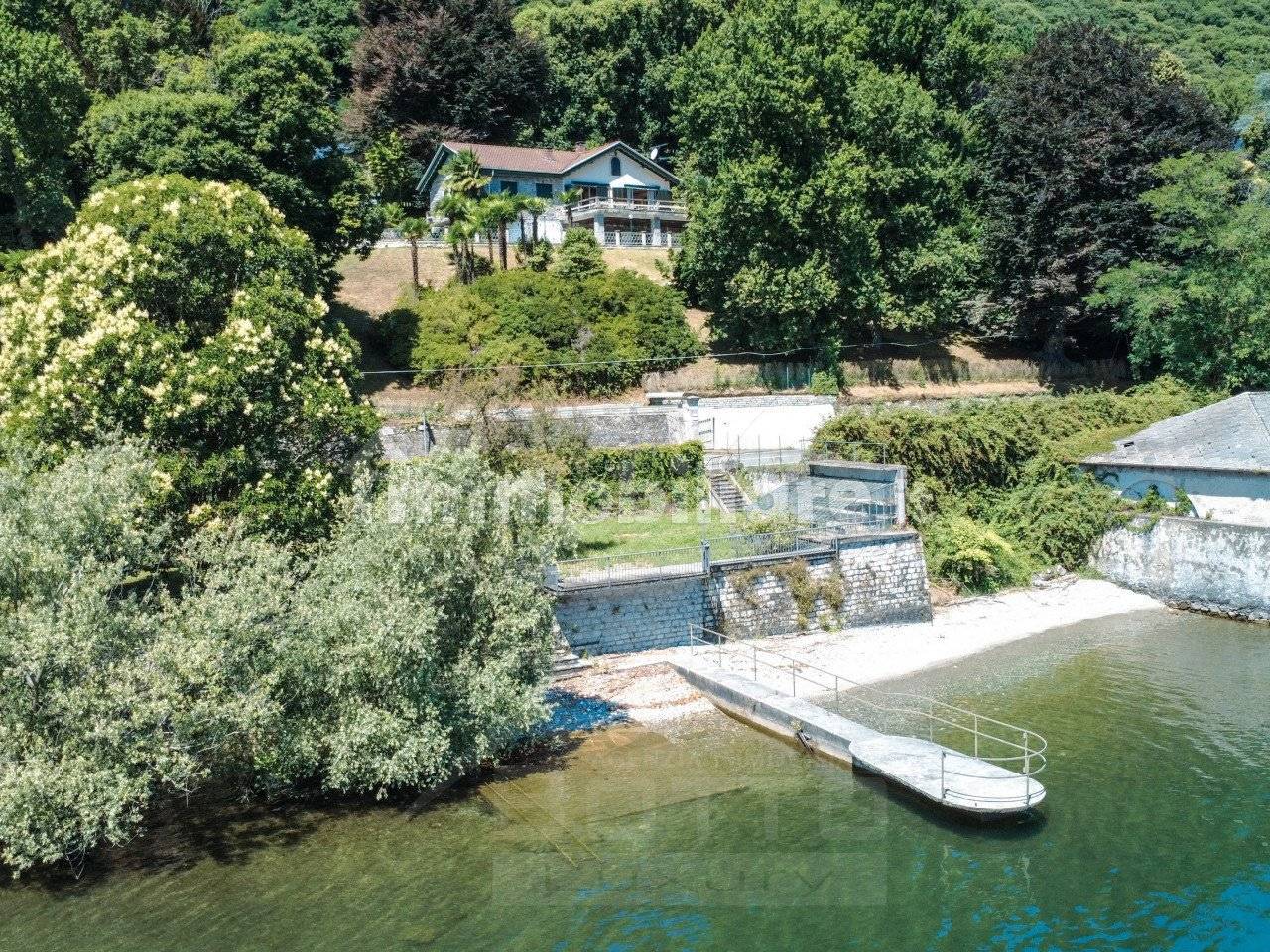 5 غرف نوم فيلا في Belgirate, Italy رقم 281954