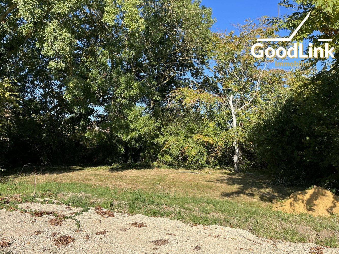  Land in Essonne, France No. 351807