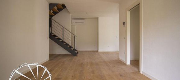 Apartamento de 6 habitaciónes en Vaiano, Italy No. 128591 4