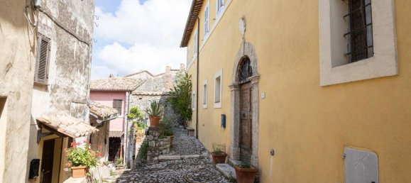 Здание с 12 комнатами в Поджо Катино, Италия № 62841 4