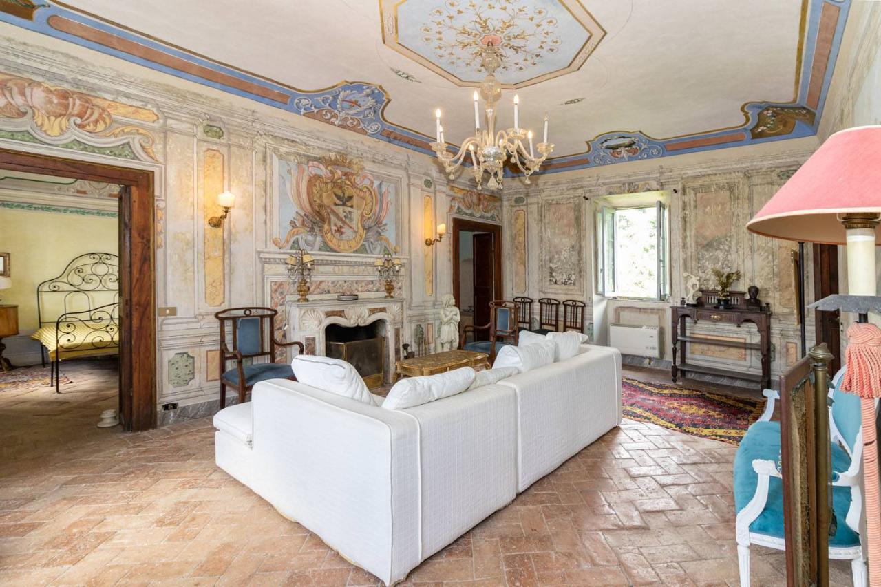 Здание с 12 комнатами в Поджо Катино, Италия № 62841