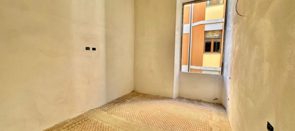 3 rooms Apartment in Florence, Italy No. 52112 13