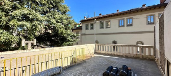 3 rooms Apartment in Florence, Italy No. 52112 6