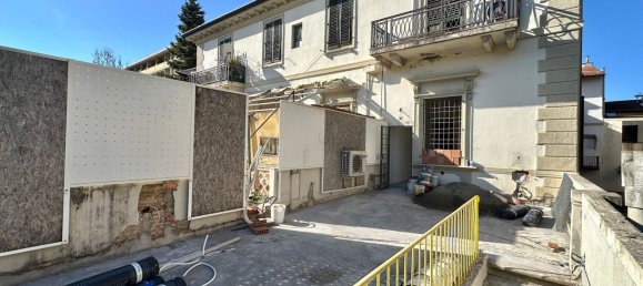 3 rooms Apartment in Florence, Italy No. 52112 4